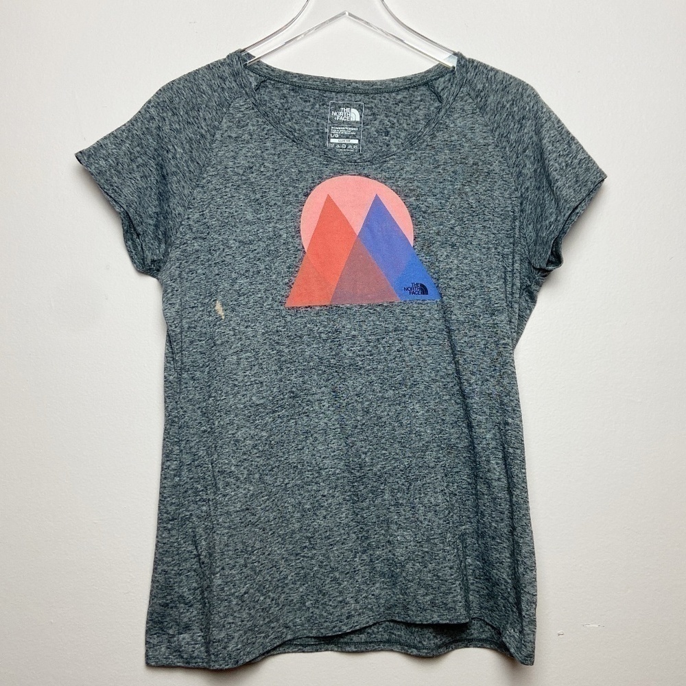 THE NORTH FACE | Gray Round Neck Graphic Tee